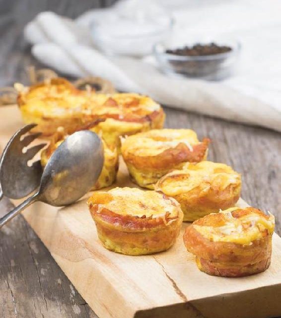 BACON-WRAPPED ROASTED SQUASH EGG MUFFIN CUPS