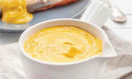 READY-IN-SECONDS HOLLANDAISE SAUCE
