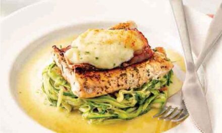 SUPER CHEESY SALMON ZOODLES