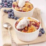 BLUEBERRY CRUMBLE WITH CREAM TOPPING